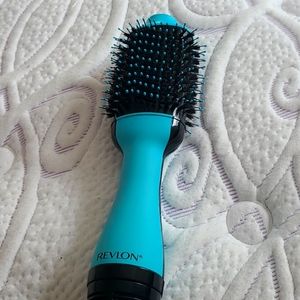 Revlon blow out brush